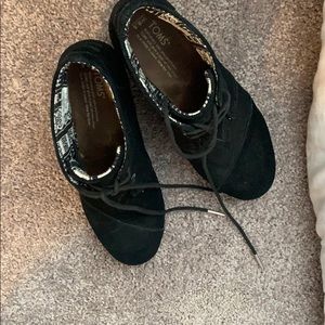 Toms black wedge booties suede